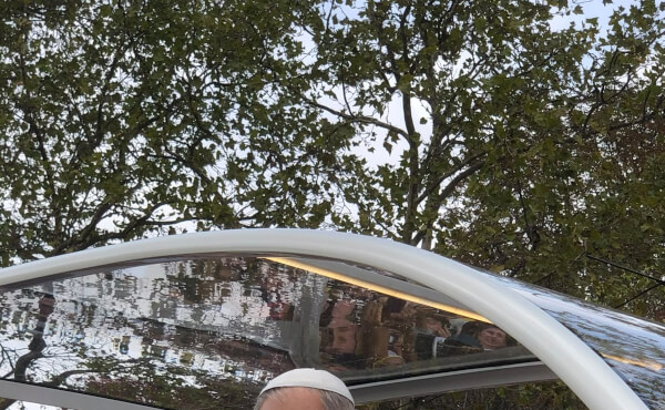 PÈLERINAGE AVEC LE PAPE LEON XIV A LOURDES